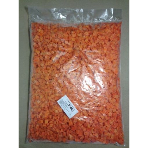 Gyorsfagyasztott sárgarépa kocka (2,5 kg/csomag; 4 csomag/karton)